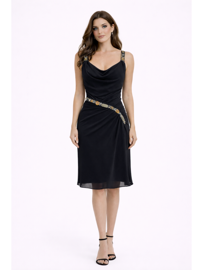 Mooire black dress with open back 