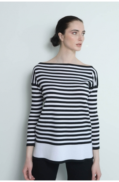Black and white stripes knit sweater 